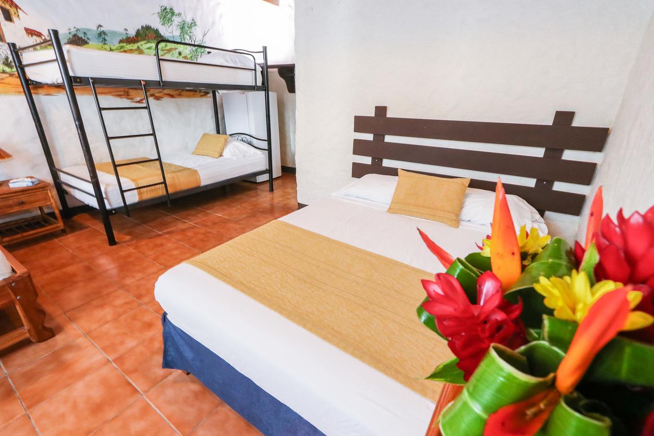 Hotel Flor Blanca Manuel Antonio Eksteriør bilde